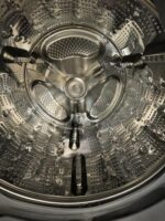 Single Unit Front Load LG WashTower with Center Control 4.5 cu. ft. Washer and 7.4 cu. ft. Electric Dryer - Image 3